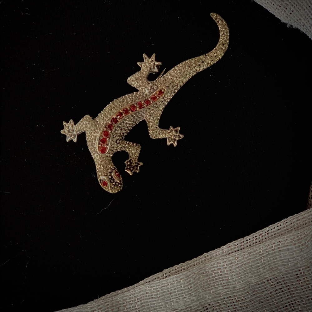 VTG signed Emmons Salamander Brooch